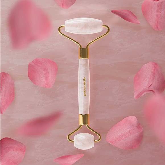 Grace & Stella - Rose Quartz Facial Roller - Picture 5 of 7